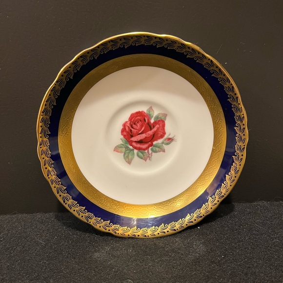 PARAGON Saucer with Floral Rose Center with Cobalt and Gold Trim, saucer only - Picture 5 of 9